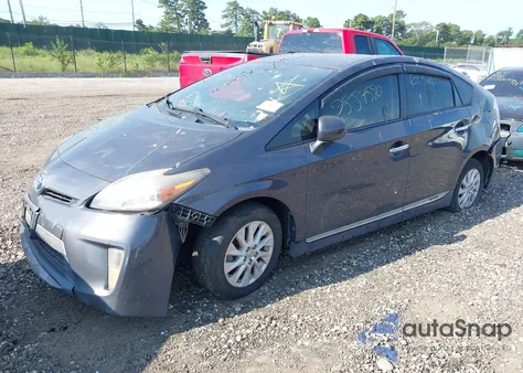 2013 Toyota Prius Plug-In z USA, uszkodzony, nr VIN JTDKN3DP4D3045613
